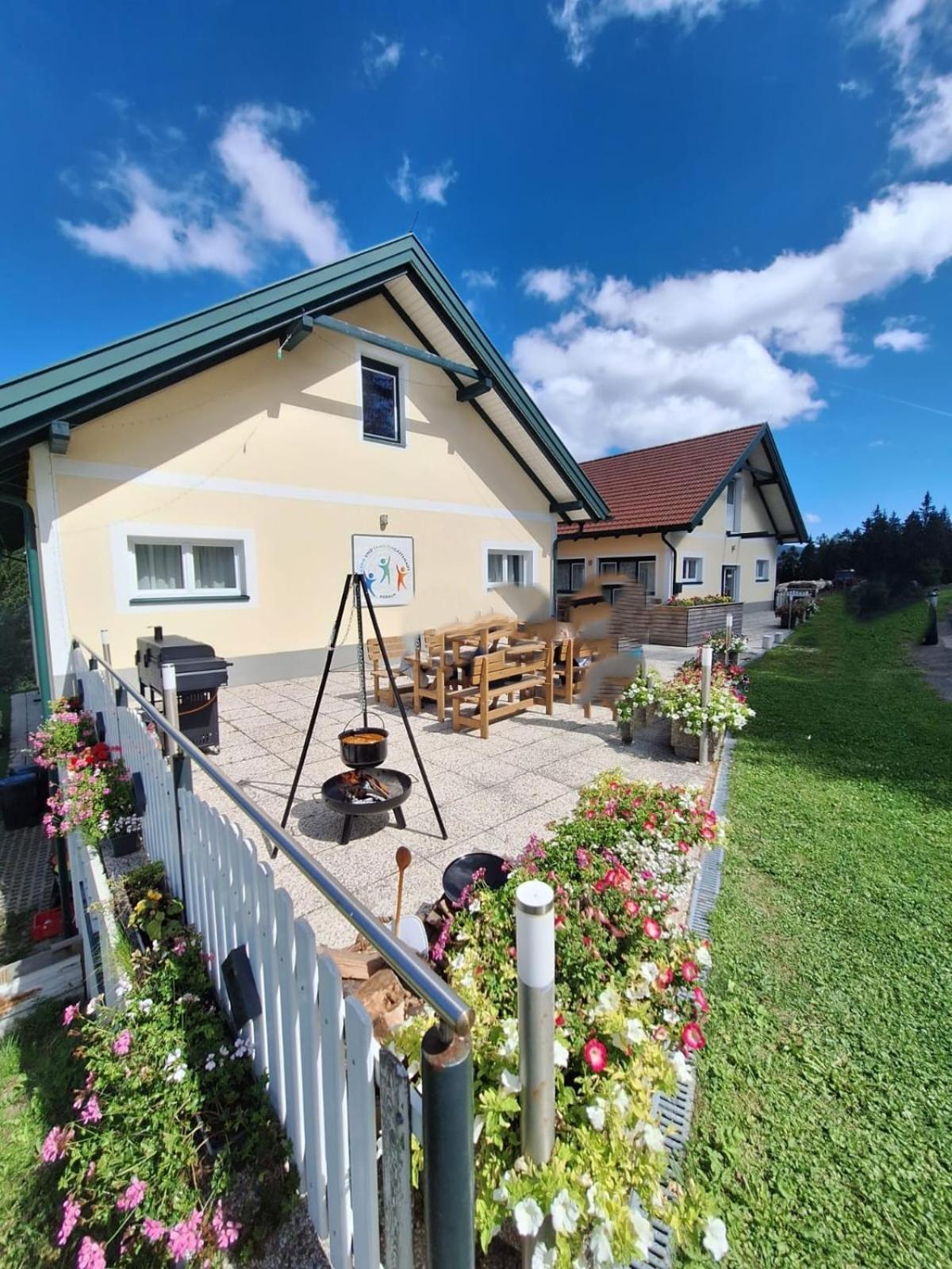 Gaestehaus Hebalm, Family & Friends Auf 900 M2 Wohnflaeche Erleben, Alleinnutzung Moeglich Pack Buitenkant foto